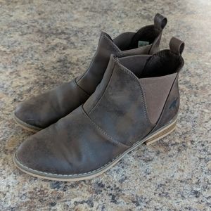 Women's short boots